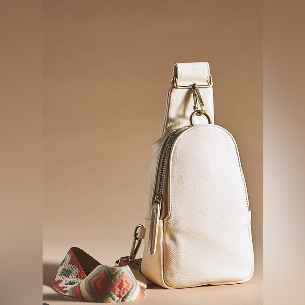 NWT ANTHROPOLOGIE URBAN ORIGINALS LIBERTY SLING BAG CREAM